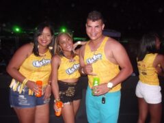Oktober 10 Anos